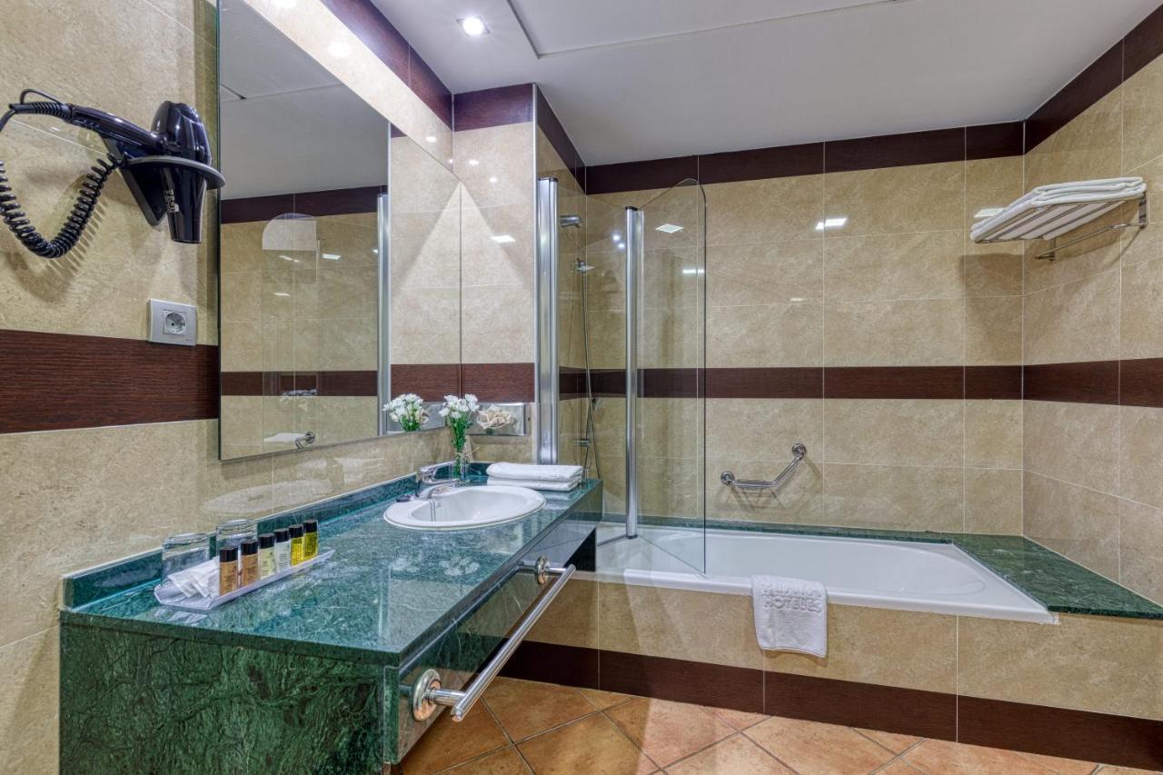 Single Room,1370870087:JPEG